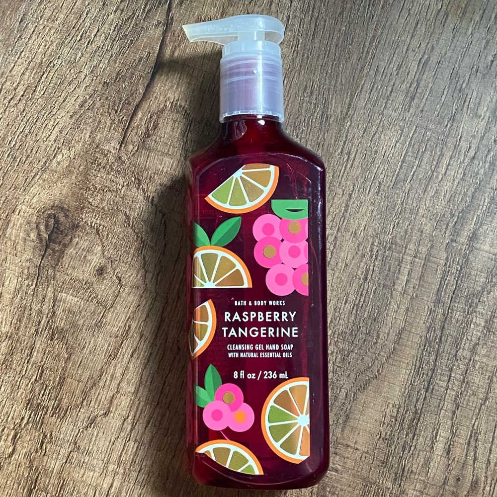 🆕2 Bath & Body Works Raspberry Tangerine Hand Soaps - Picture 2 of 4